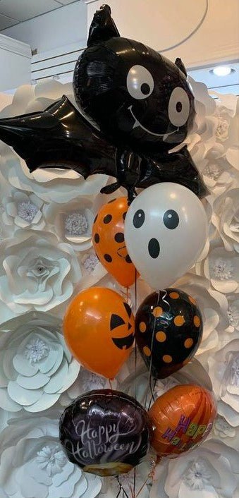 halloween bats and dots balloon bouquet with festive designs