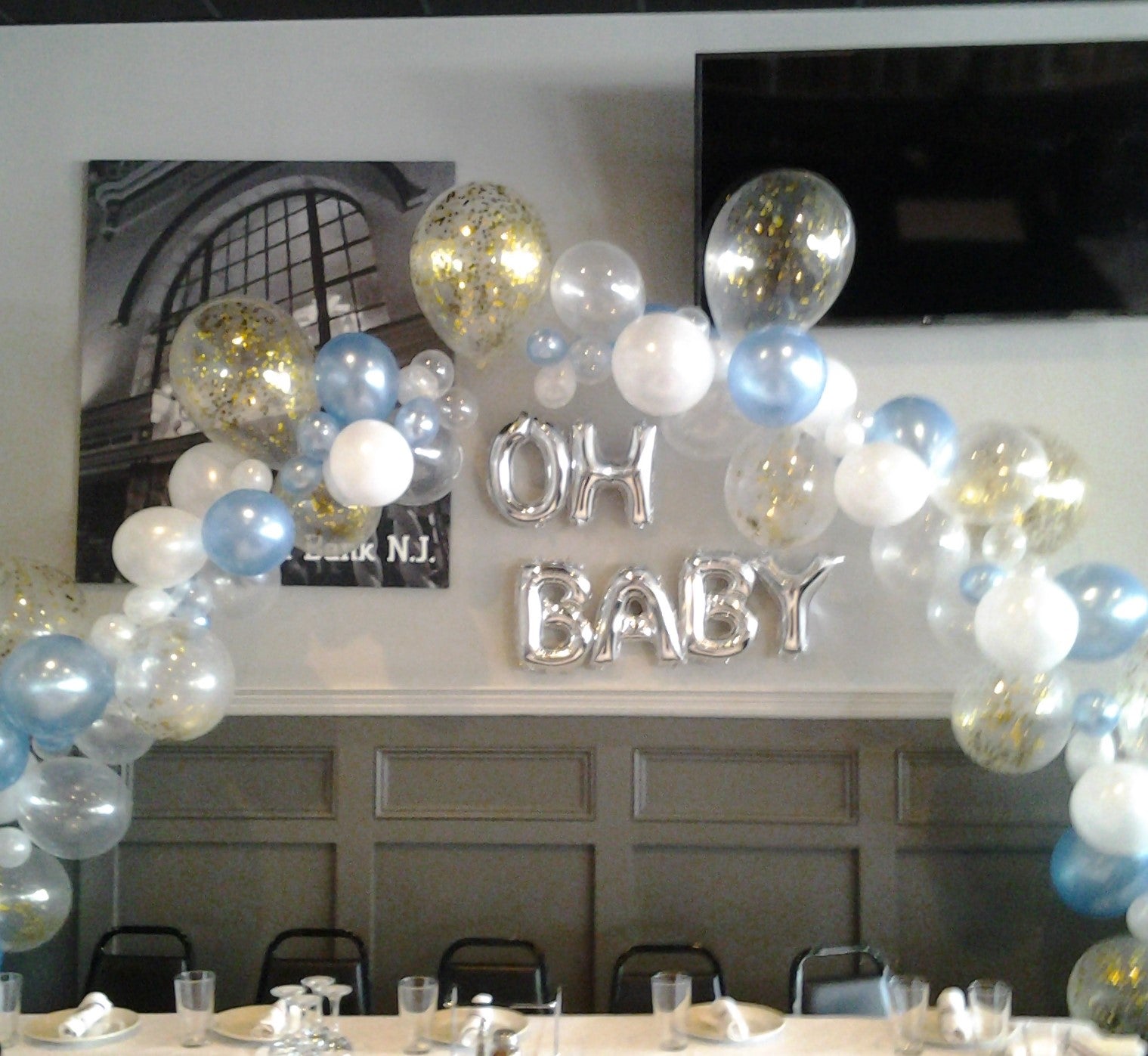 Same Day Balloon Decor Delivery Near Me. Make An Order & Pay Online